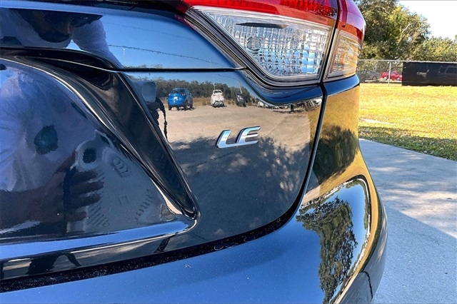 Toyota Corolla LE CVT (Natl) 2022