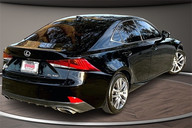 Lexus IS IS 300 RWD 2018