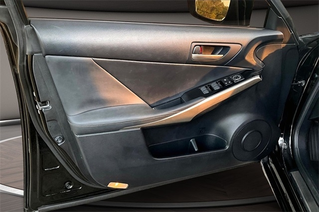 Lexus IS IS 300 RWD 2018