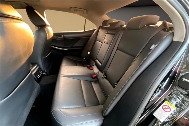 Lexus IS IS 300 RWD 2018