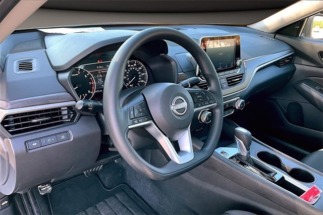 Nissan Altima SV FWD 2025