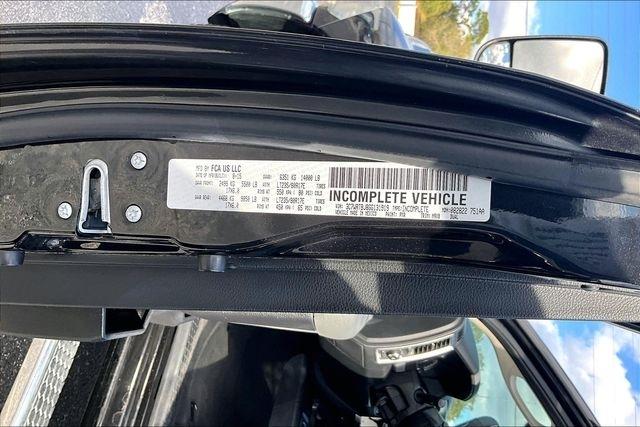 RAM 3500 4WD Reg Cab 167" WB 84" CA SLT 2016