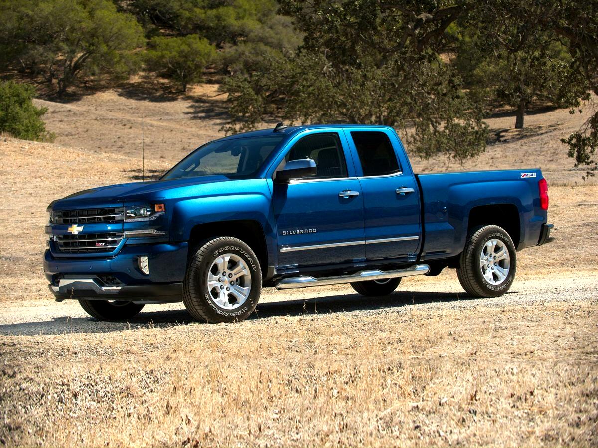 2018 Chevrolet Silverado 1500 4WD Crew Cab 143.5" Custom