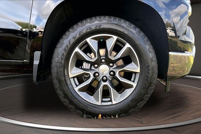 Chevrolet Silverado 1500 4WD Crew Cab 147" LT w/1LT 2023