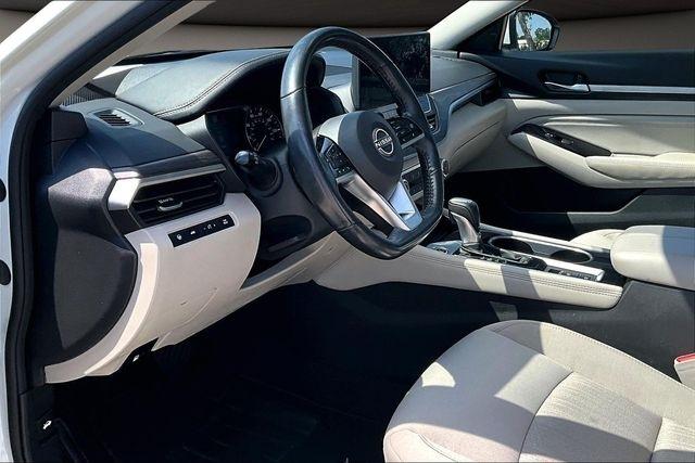 Nissan Altima 2.5 SV Sedan 2023