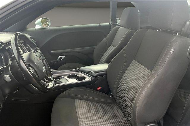 Dodge Challenger SXT RWD 2023