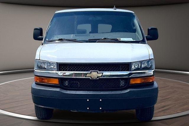 Chevrolet Express Passenger RWD 3500 155" LS 2022