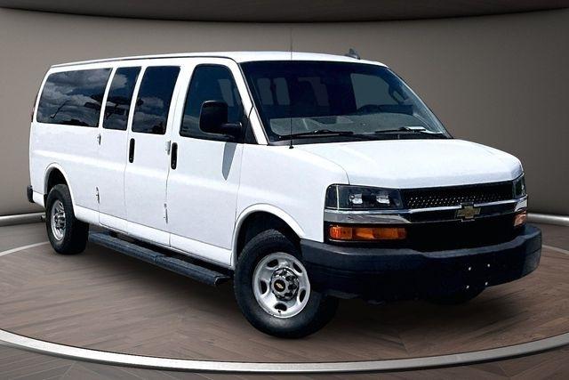 Chevrolet Express Passenger RWD 3500 155" LS 2022