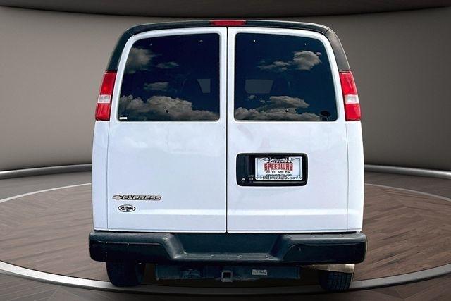 Chevrolet Express Passenger RWD 3500 155" LS 2022