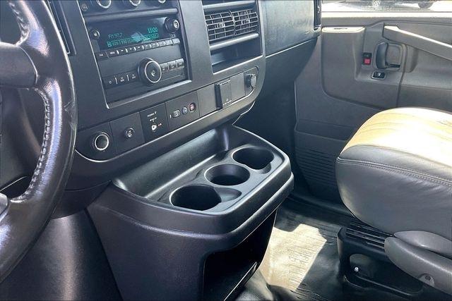 Chevrolet Express Passenger RWD 3500 155" LS 2022