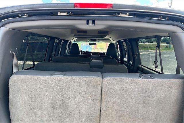 Chevrolet Express Passenger RWD 3500 155" LS 2022