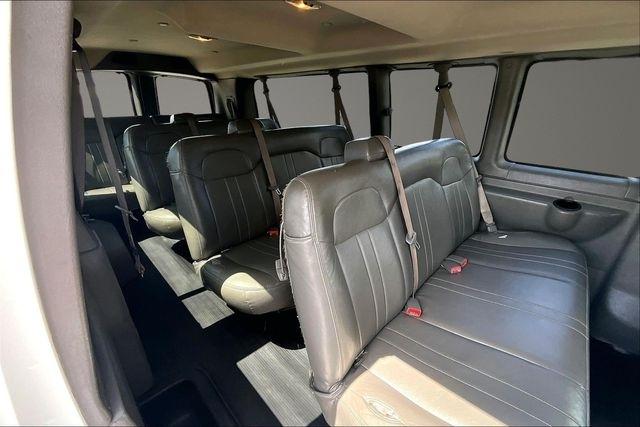 Chevrolet Express Passenger RWD 3500 155" LS 2022