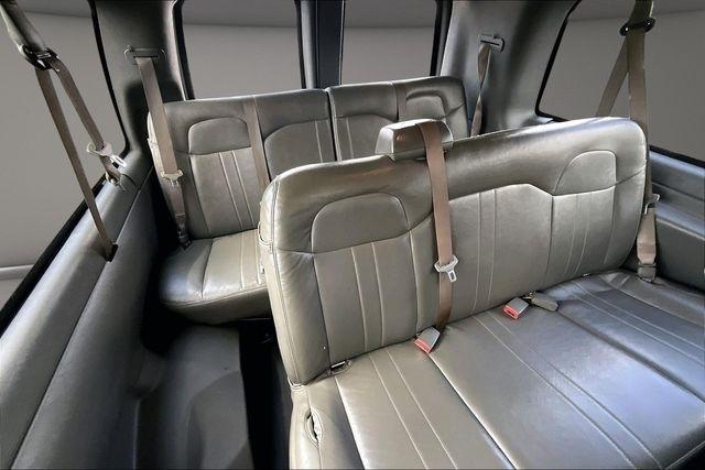 Chevrolet Express Passenger RWD 3500 155" LS 2022