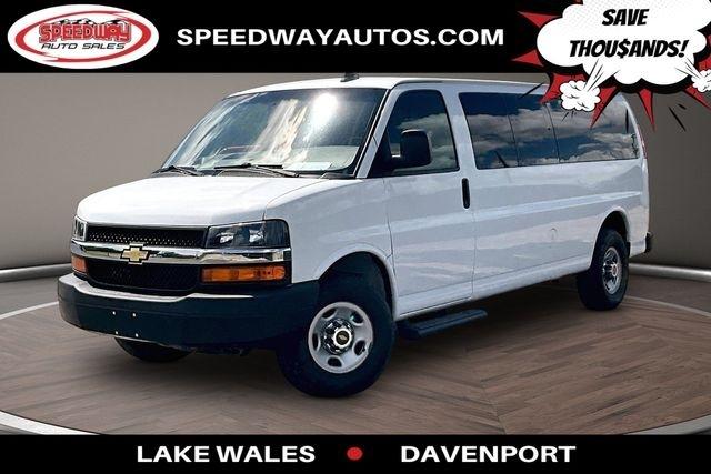 2022 Chevrolet Express Passenger RWD 3500 155" LS