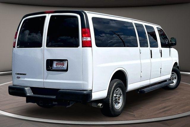 Chevrolet Express Passenger RWD 3500 155" LS 2022