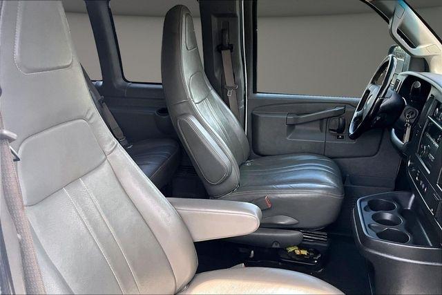 Chevrolet Express Passenger RWD 3500 155" LS 2022