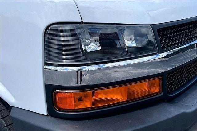Chevrolet Express Passenger RWD 3500 155" LS 2022