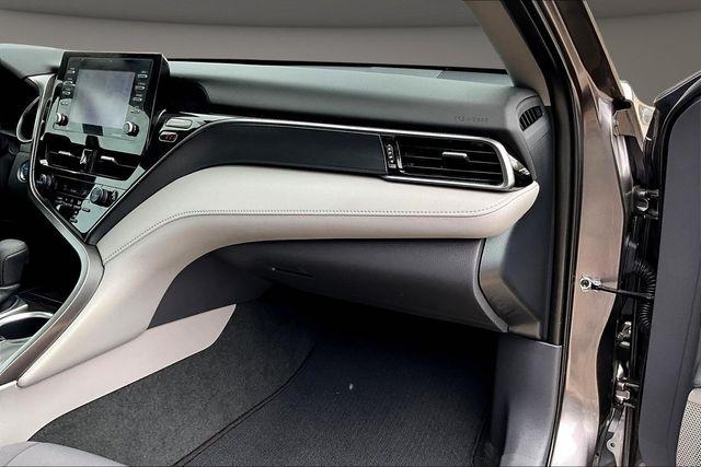 Toyota Camry Hybrid LE CVT (Natl) 2023