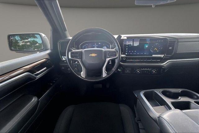 Chevrolet Silverado 1500 2WD Crew Cab 157" LT 2022