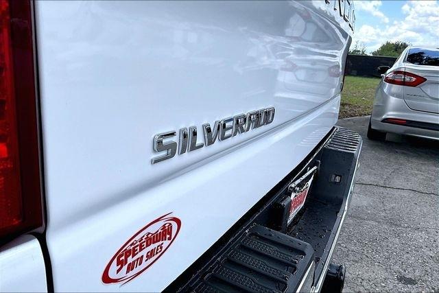Chevrolet Silverado 1500 2WD Crew Cab 157" LT 2022