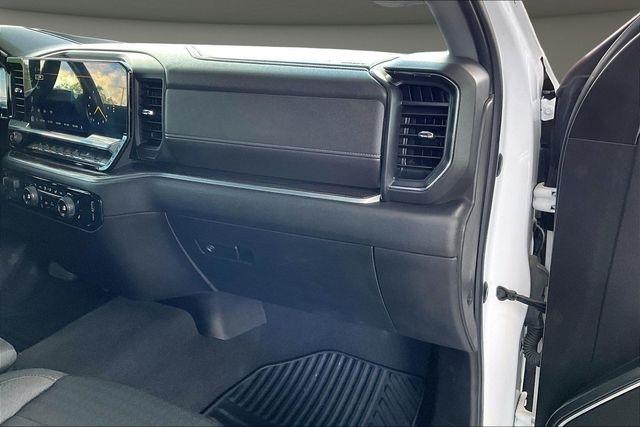 Chevrolet Silverado 1500 2WD Crew Cab 157" LT 2022