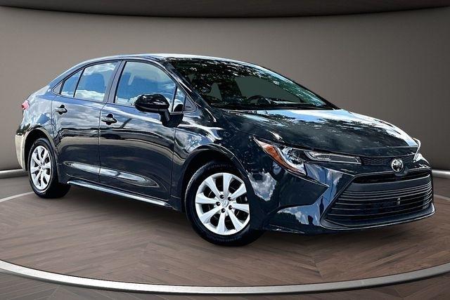 Toyota Corolla LE CVT (Natl) 2025
