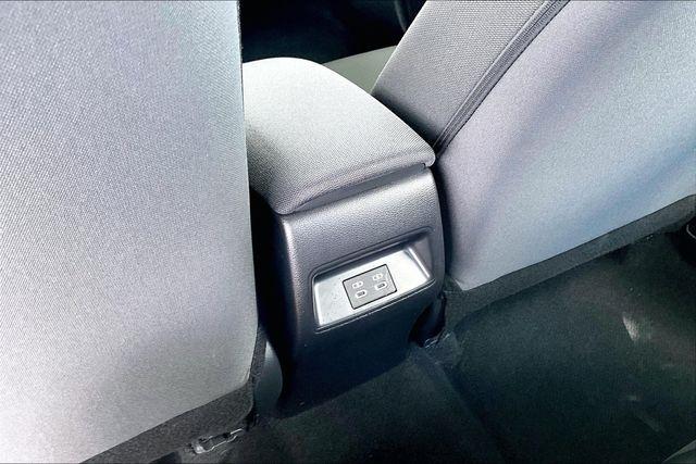 Toyota Corolla LE CVT (Natl) 2025
