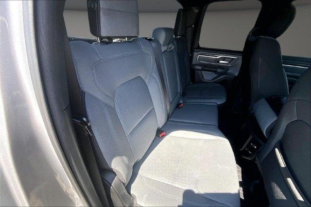 RAM 1500 Big Horn 4x2 Quad Cab 6'4" Box 2021