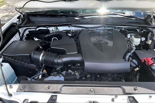 Toyota Tacoma 2WD TRD Off Road Double Cab 5' Bed V6 AT (Natl) 2022