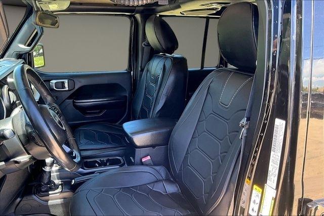 Chevrolet Silverado 2500HD 4WD Crew Cab 159" Custom 2025