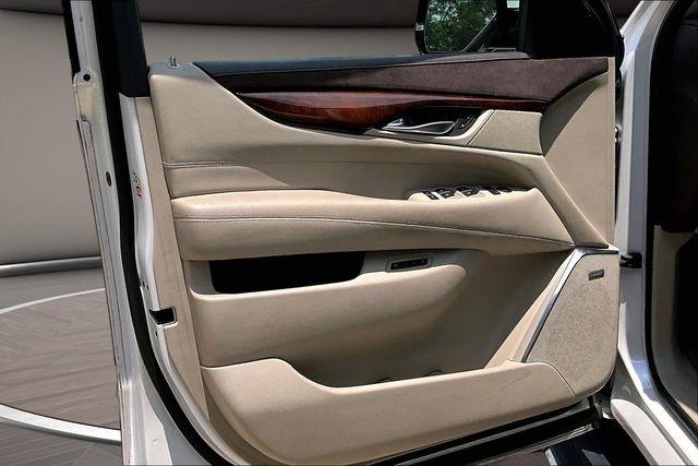 Cadillac Escalade 4WD 4dr Premium Collection 2016