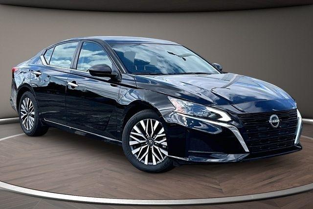 Nissan Altima 2.5 SV Sedan 2024