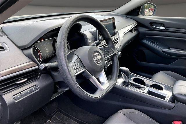 Nissan Altima 2.5 SV Sedan 2024
