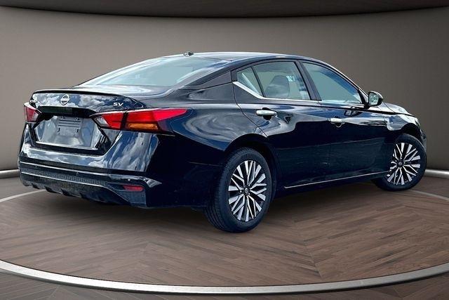 Nissan Altima 2.5 SV Sedan 2024