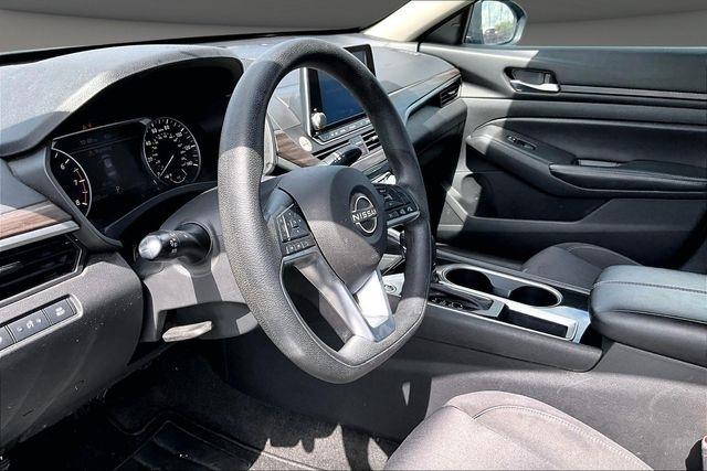 Nissan Altima 2.5 SV Sedan 2024
