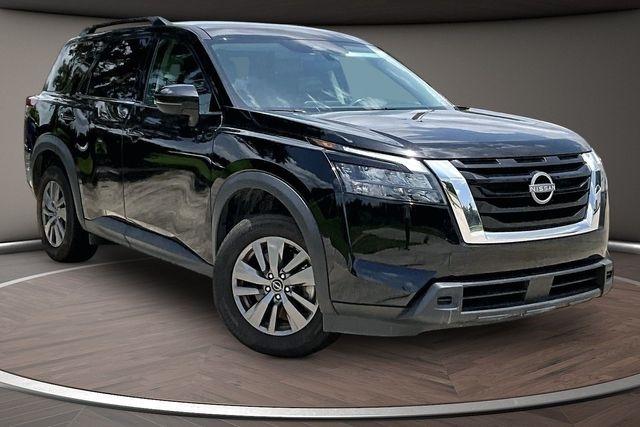 Nissan Pathfinder SV 2WD 2025