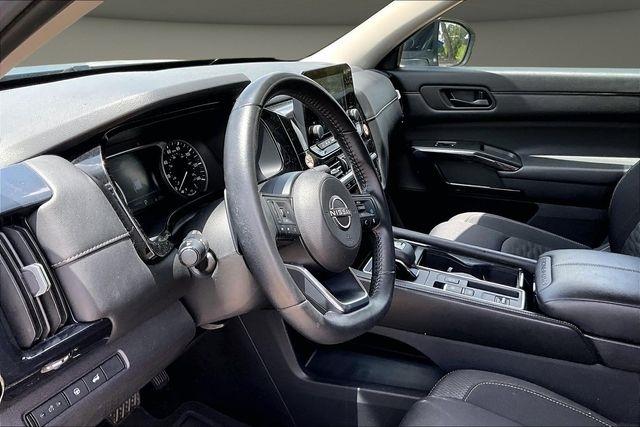 Nissan Pathfinder SV 2WD 2025