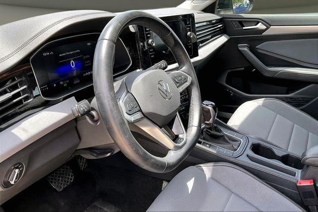 Volkswagen Jetta SE Auto 2025