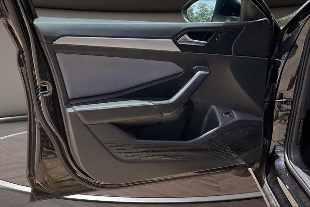 Volkswagen Jetta SE Auto 2025