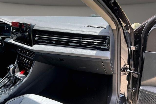 Volkswagen Jetta SE Auto 2025