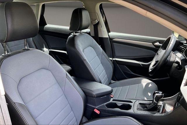 Volkswagen Jetta SE Auto 2025