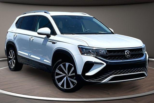 Volkswagen Taos SE FWD 2024