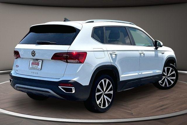 Volkswagen Taos SE FWD 2024
