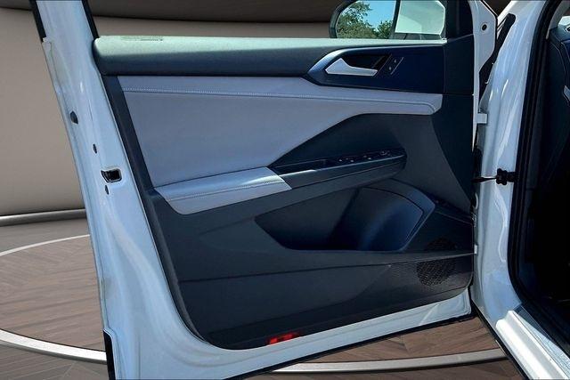 Volkswagen Taos SE FWD 2024
