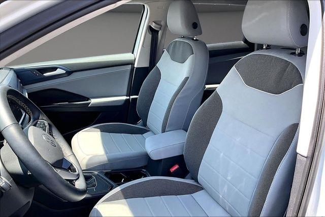 Volkswagen Taos SE FWD 2024