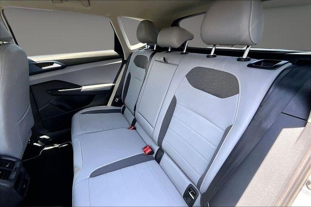 Volkswagen Taos SE FWD 2024