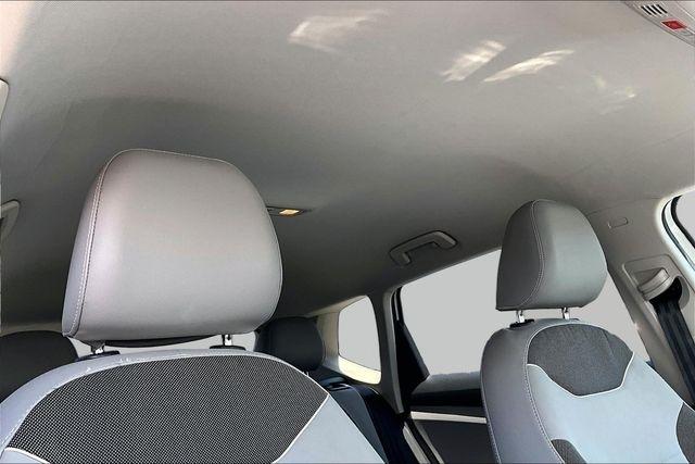 Volkswagen Taos SE FWD 2024