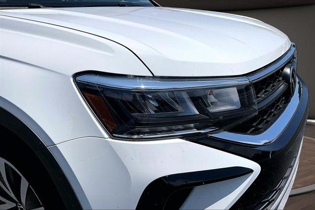 Volkswagen Taos SE FWD 2024