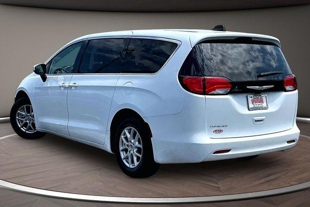 Chrysler Voyager LX FWD 2023