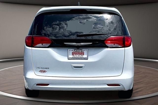 Chrysler Voyager LX FWD 2023